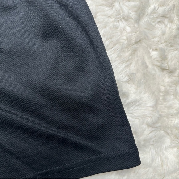 Under Armour Shorts Black & White Size 4 - Picture 15 of 16